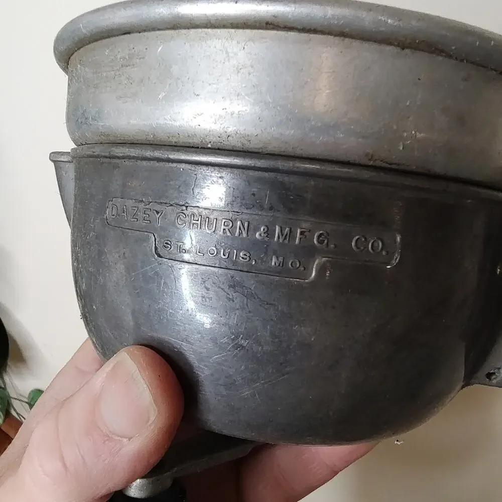 Vintage Dazey Churn Mfg Co. Speedo Juicer w/ Wood Handle